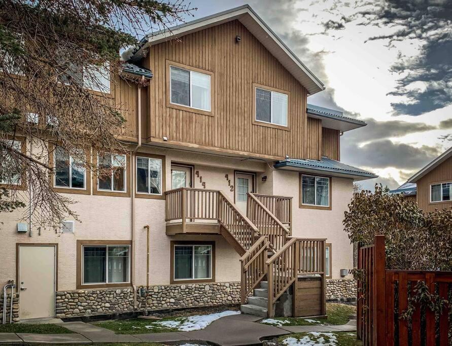 Apartament Big Mountain Views - Bright 2-Story Corner Unit Canmore Zewnętrze zdjęcie