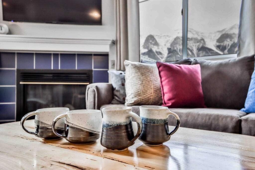 Apartament Big Mountain Views - Bright 2-Story Corner Unit Canmore Zewnętrze zdjęcie